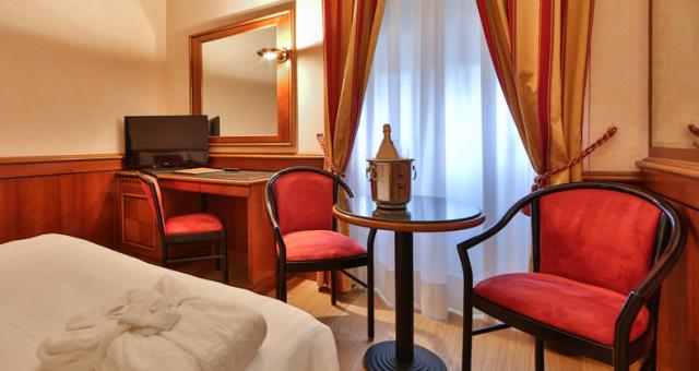 Reserva una habitación en Genoa, alójate en el Best Western Hotel Moderno Verdi.